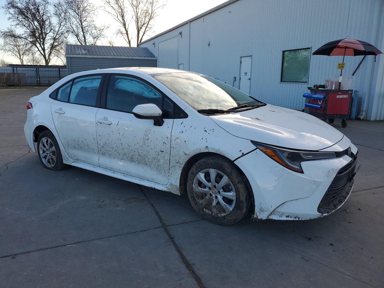 2025 TOYOTA COROLLA LE photo 4