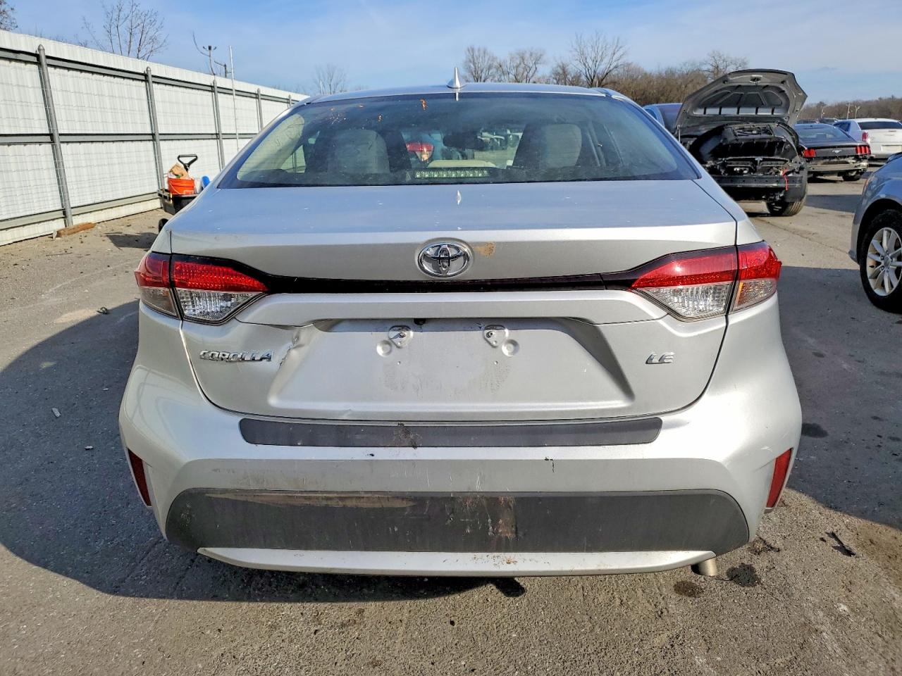 2020 TOYOTA COROLLA LE photo 6