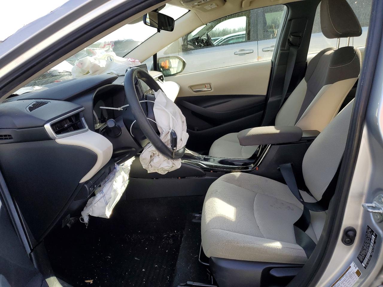 2020 TOYOTA COROLLA LE photo 7