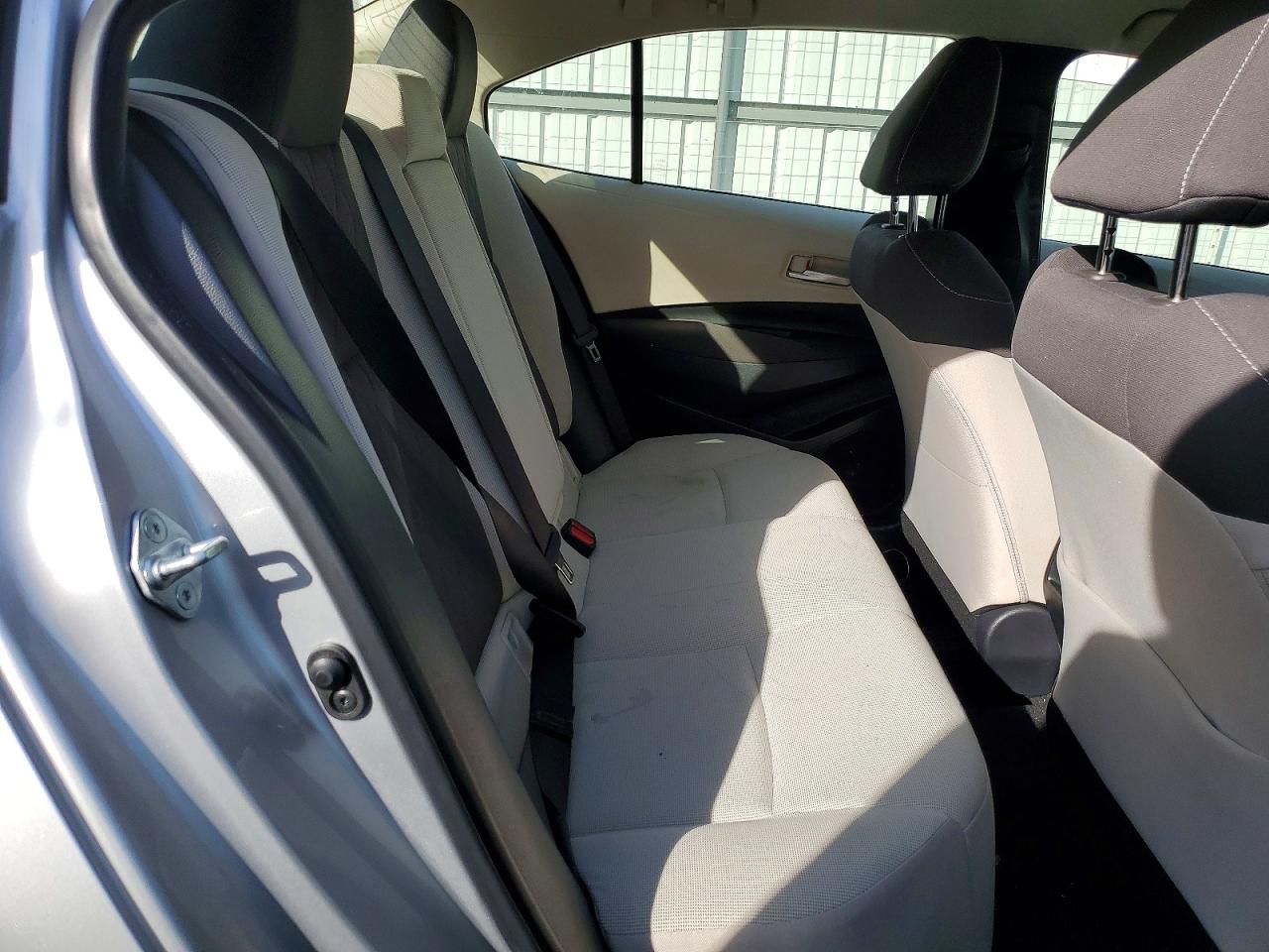 2020 TOYOTA COROLLA LE photo 10