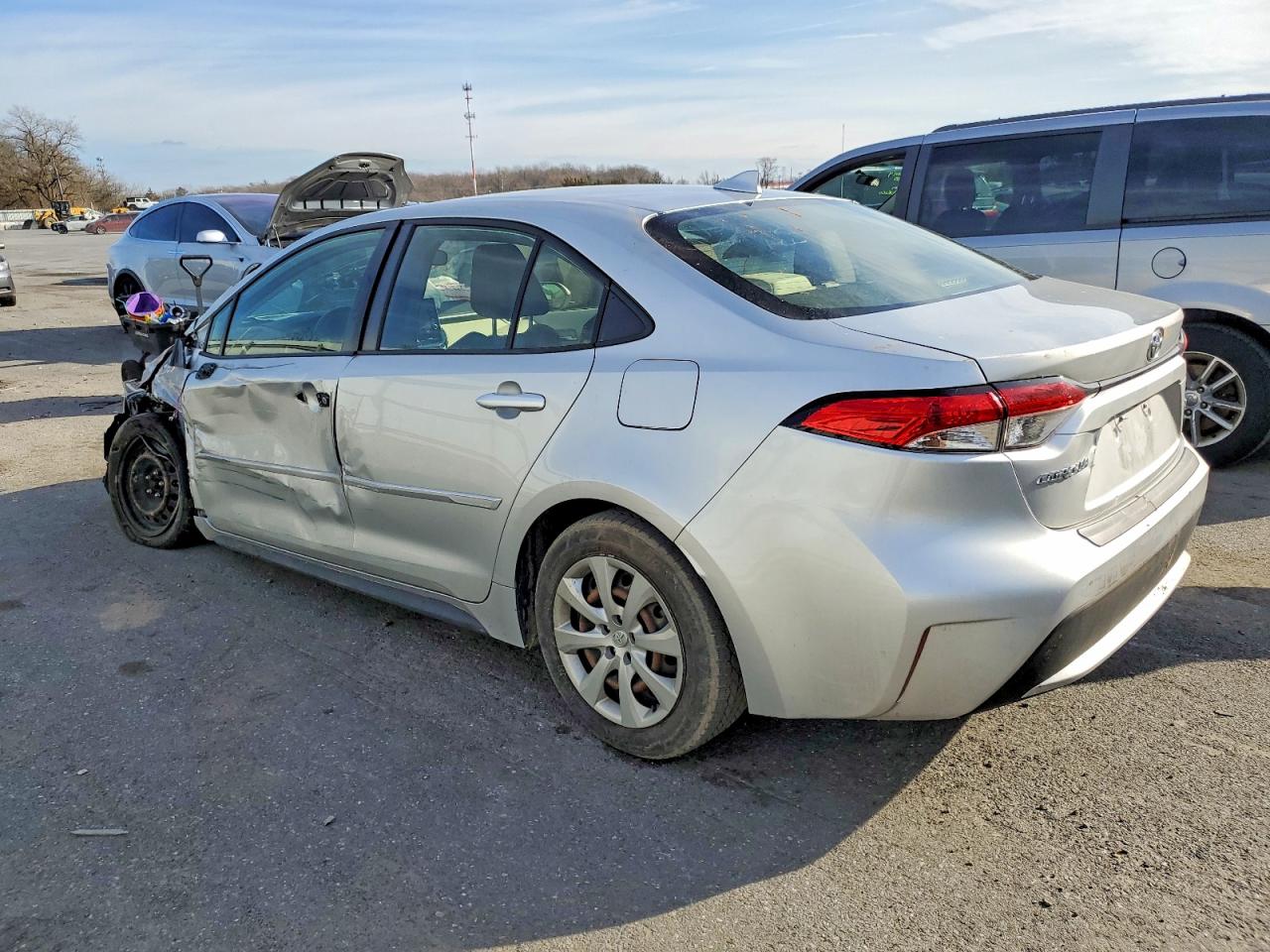 2020 TOYOTA COROLLA LE photo 2