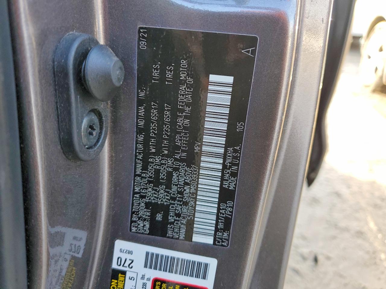 2021 TOYOTA SIENNA XLE photo 13