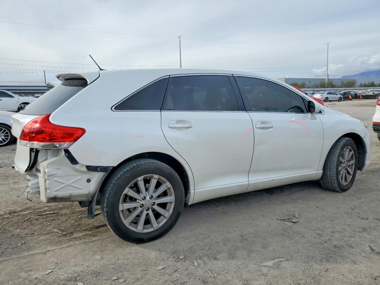 2010 TOYOTA VENZA photo 3