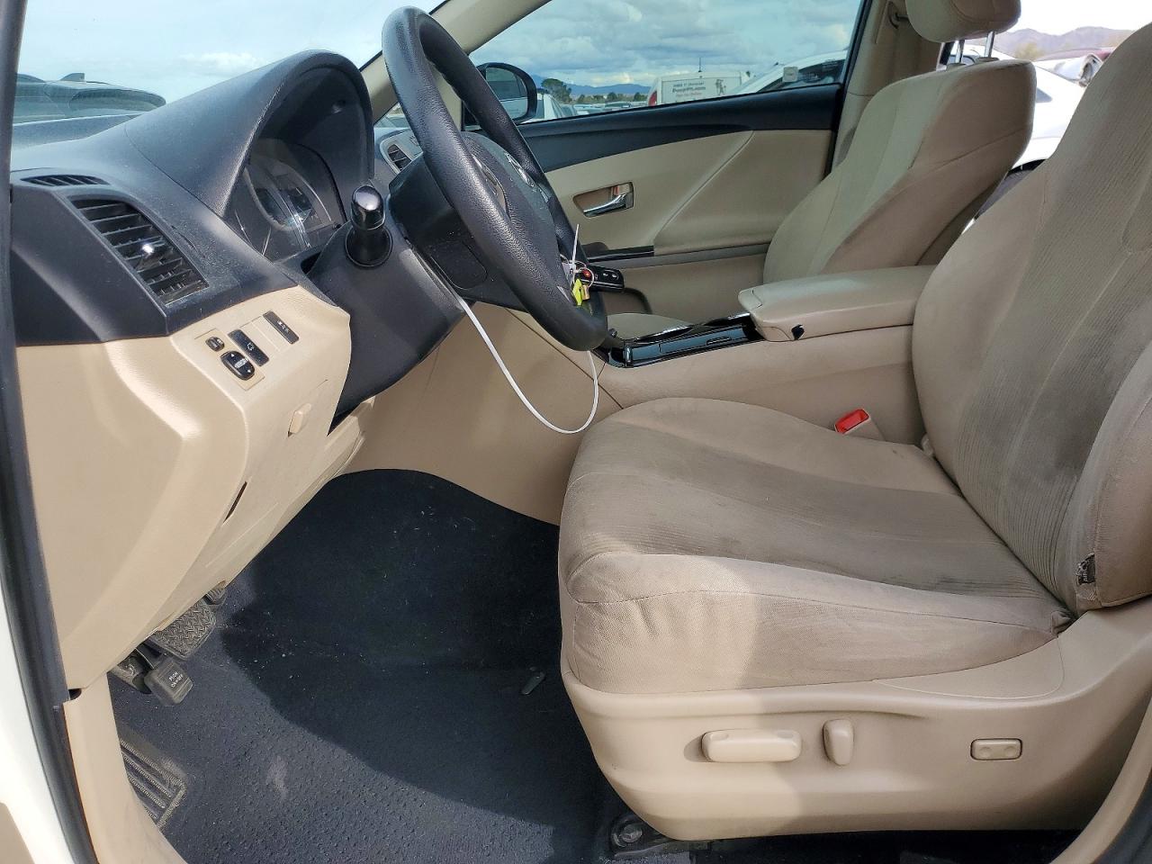 2010 TOYOTA VENZA photo 7