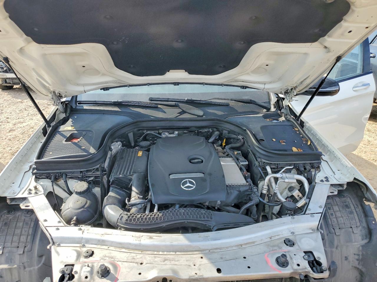 2016 MERCEDES-BENZ GLC 300 4MATIC photo 23