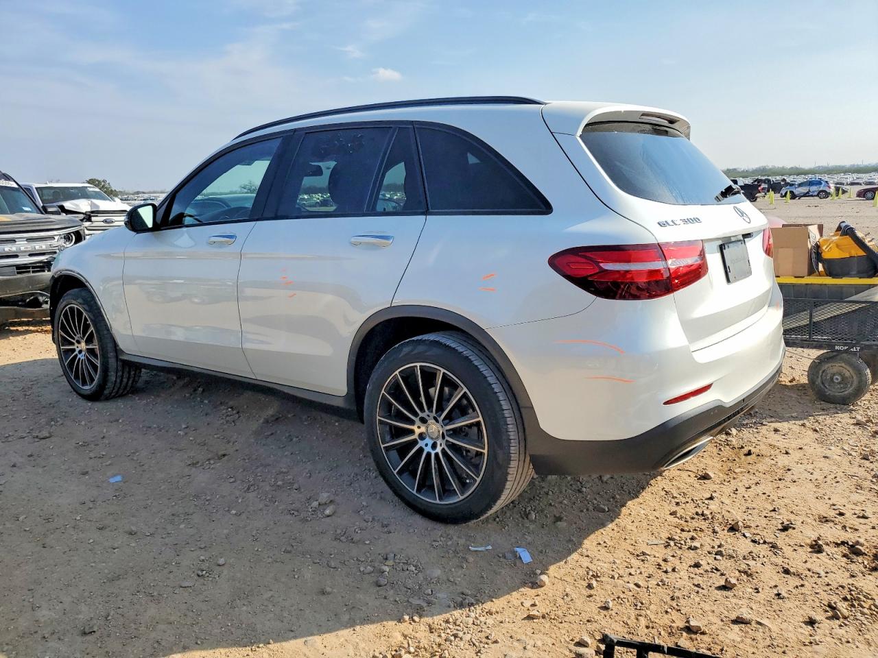 2016 MERCEDES-BENZ GLC 300 4MATIC photo 3
