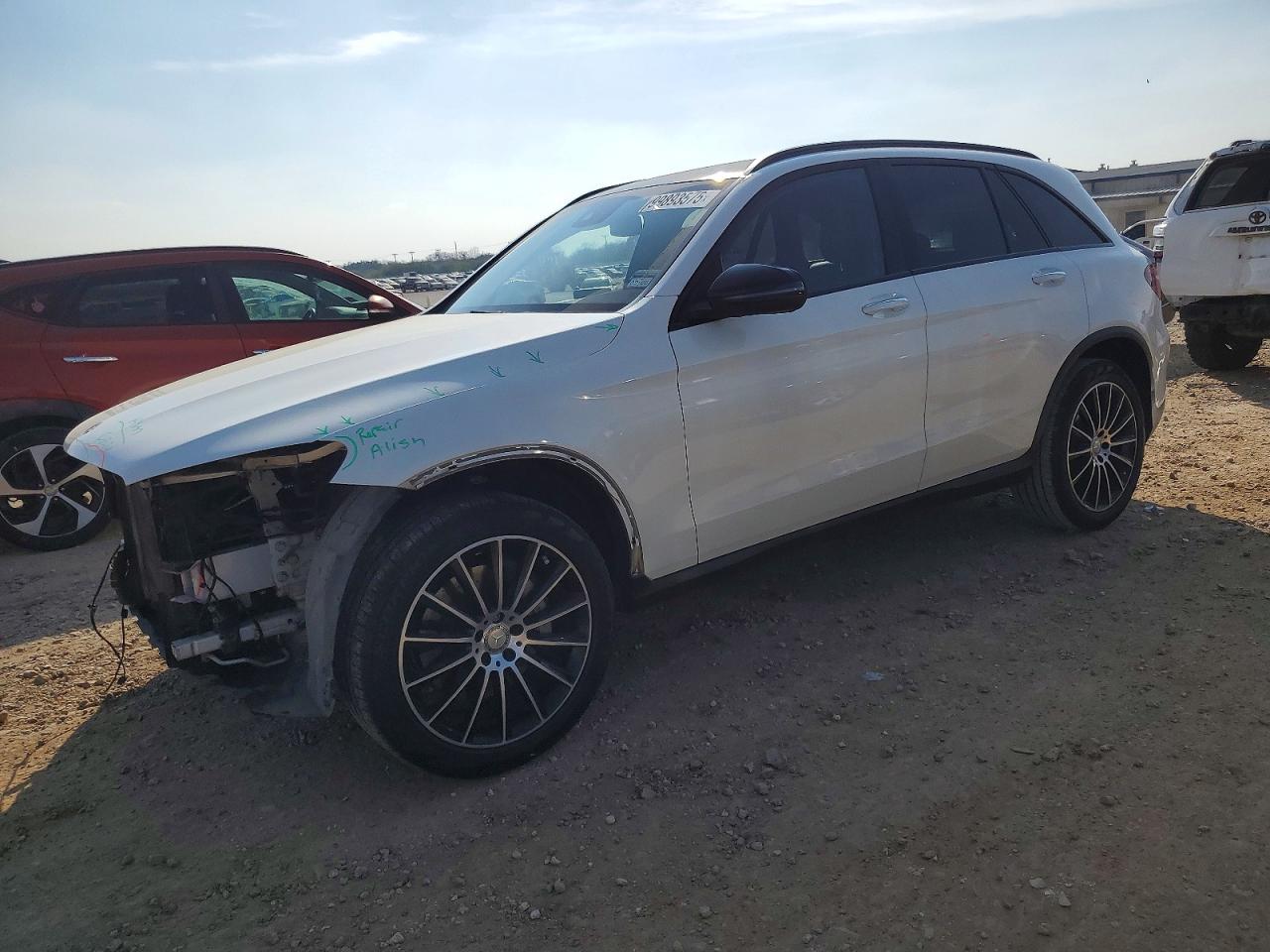 2016 MERCEDES-BENZ GLC