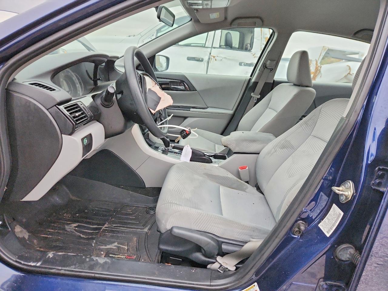 2016 HONDA ACCORD LX photo 13