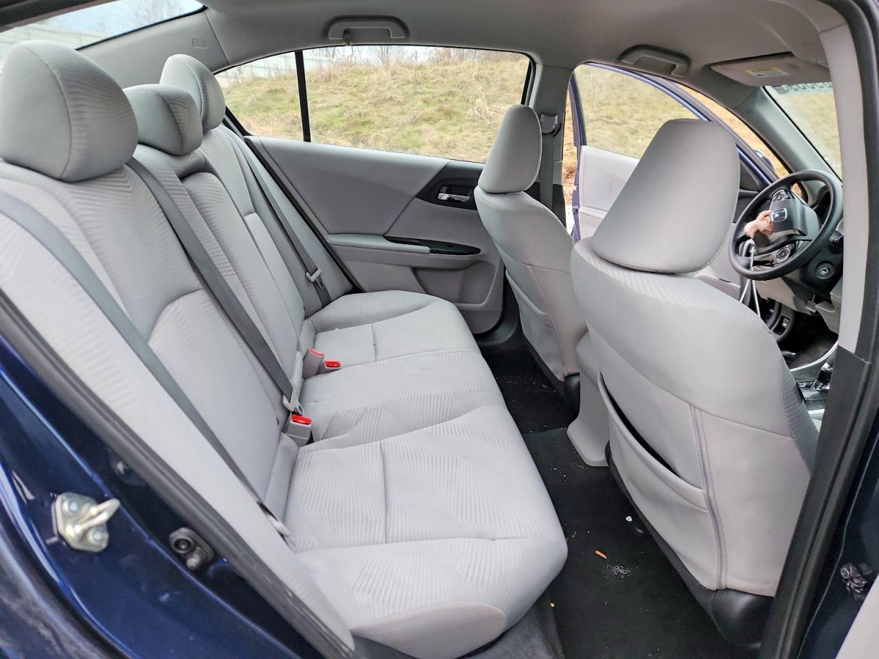 2016 HONDA ACCORD LX photo 19