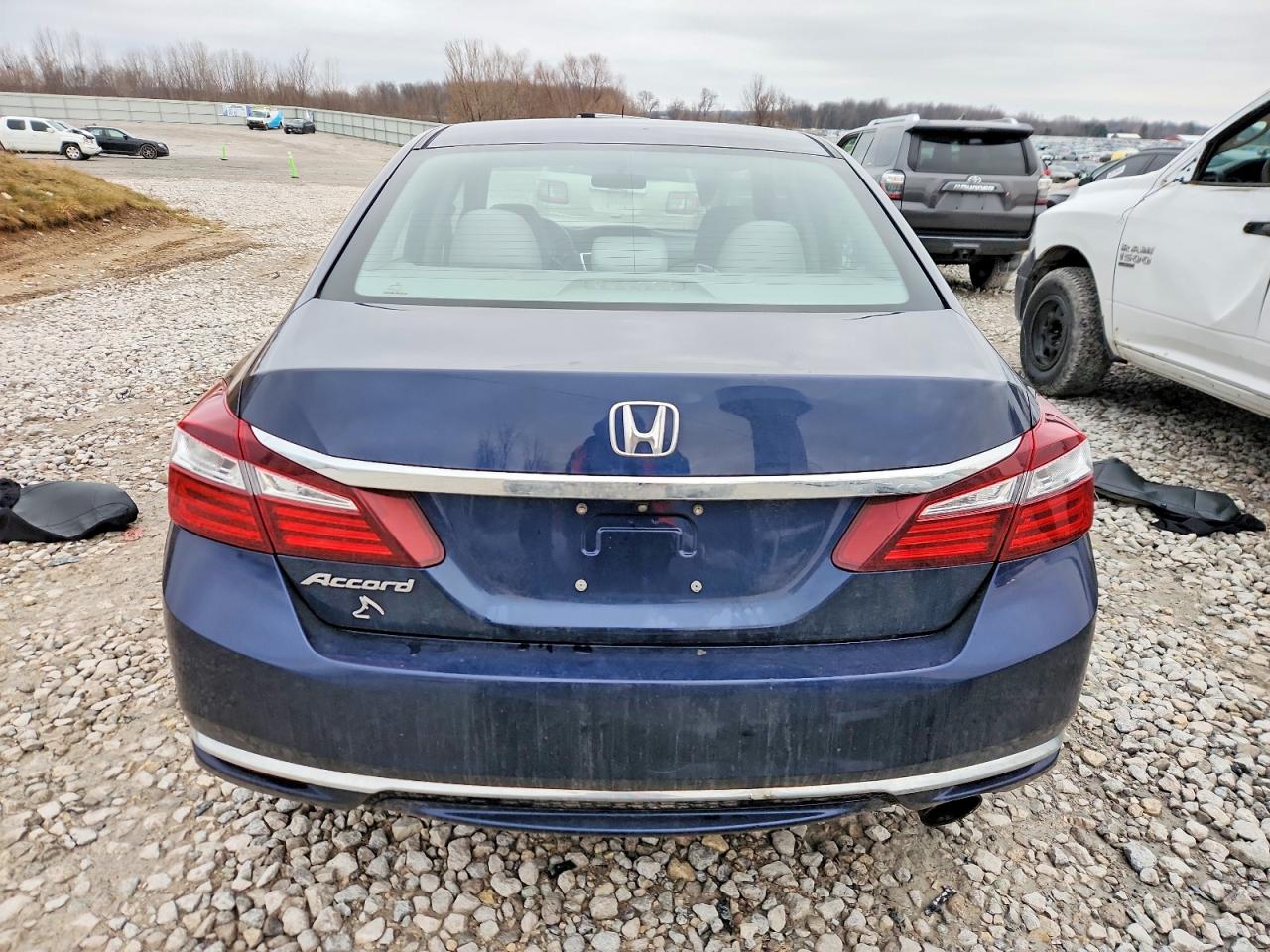 2016 HONDA ACCORD LX photo 11