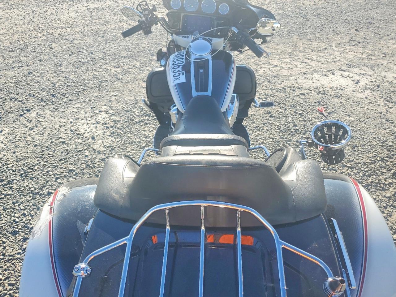 2023 HARLEY-DAVIDSON FLHTCUTG photo 6