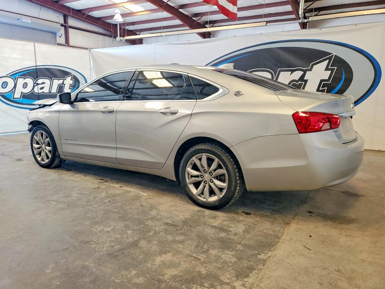 2018 CHEVROLET IMPALA LT photo 2