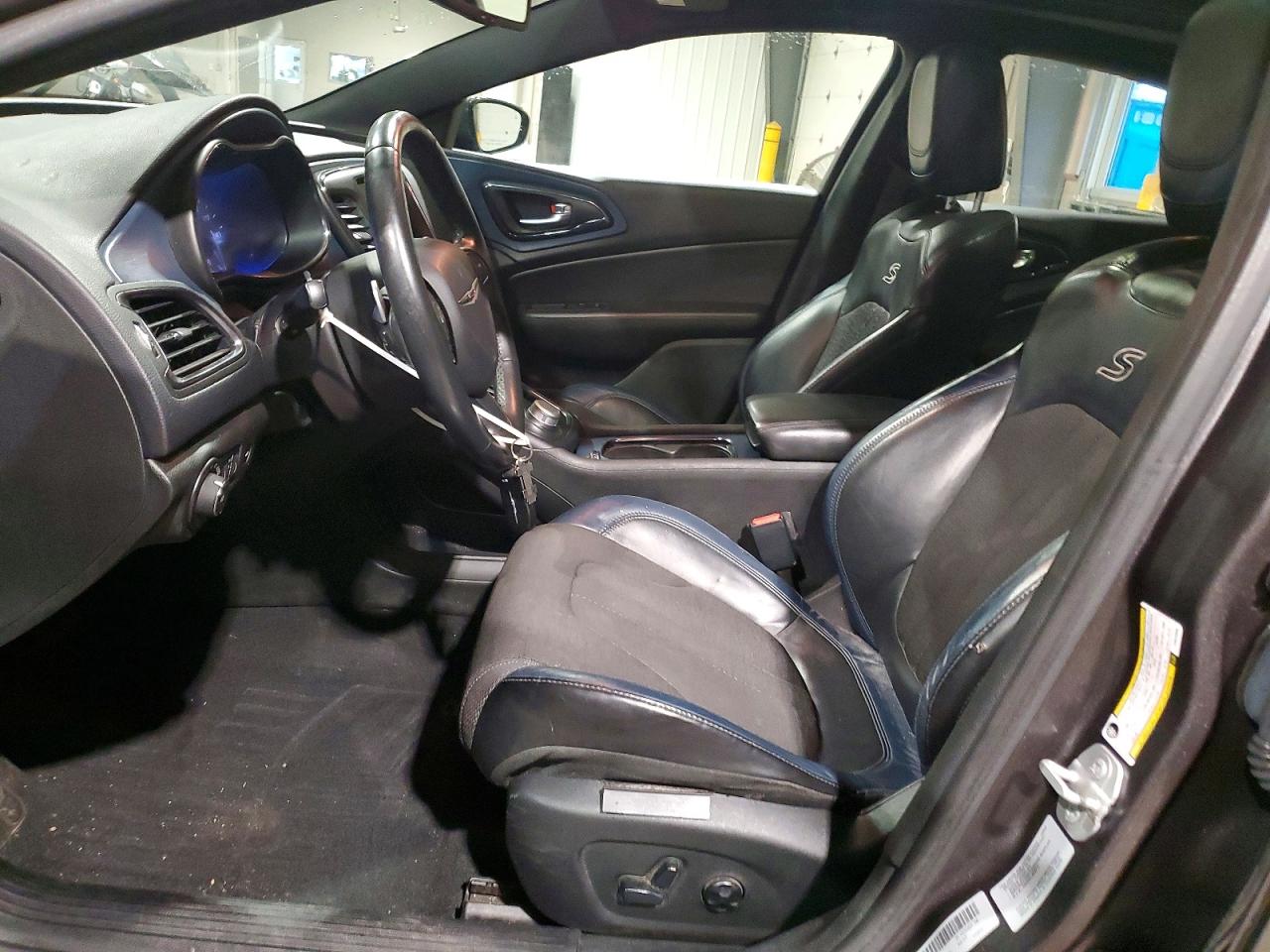 2015 CHRYSLER 200 S photo 7