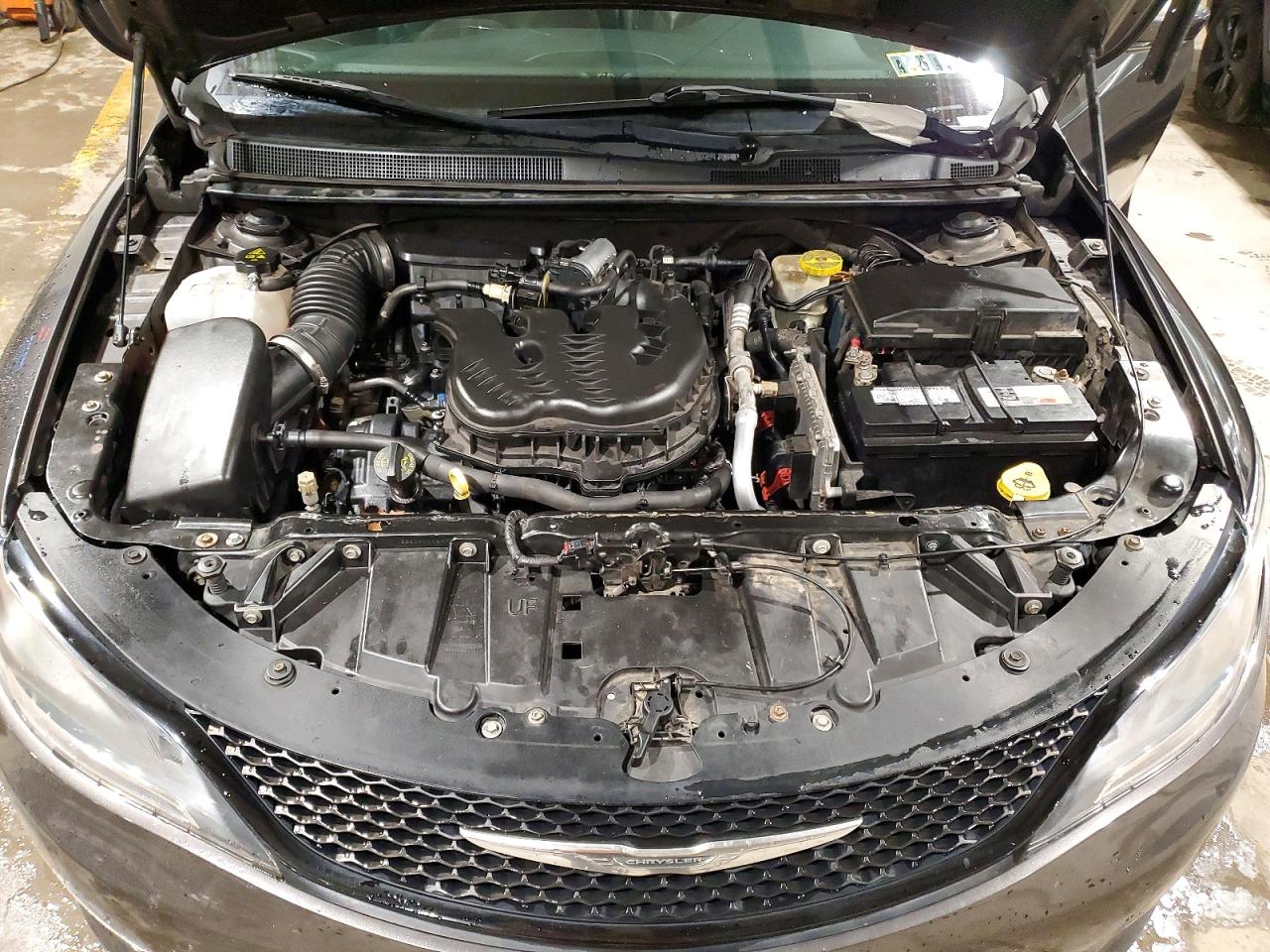 2015 CHRYSLER 200 S photo 11