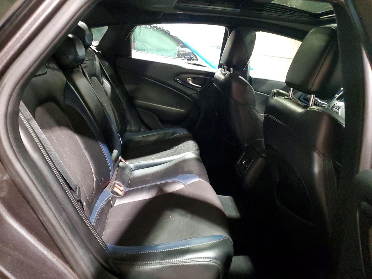 2015 CHRYSLER 200 S photo 10