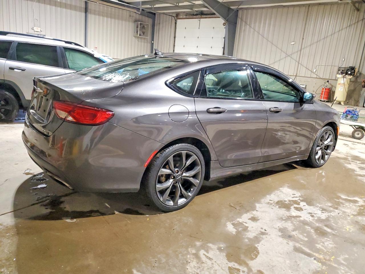 2015 CHRYSLER 200 S photo 3