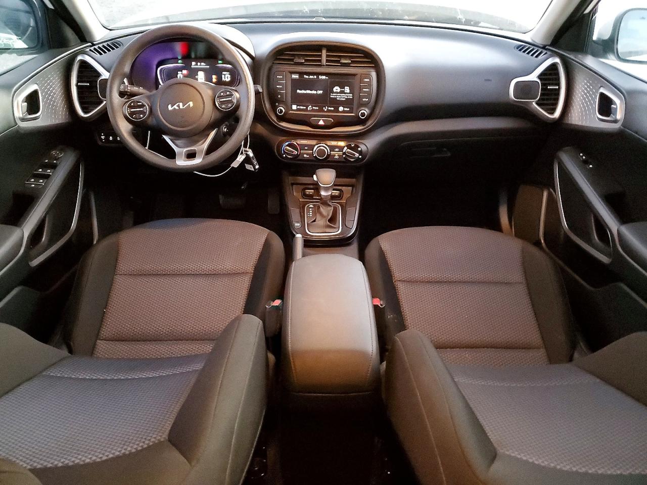 2025 KIA SOUL LX photo 8
