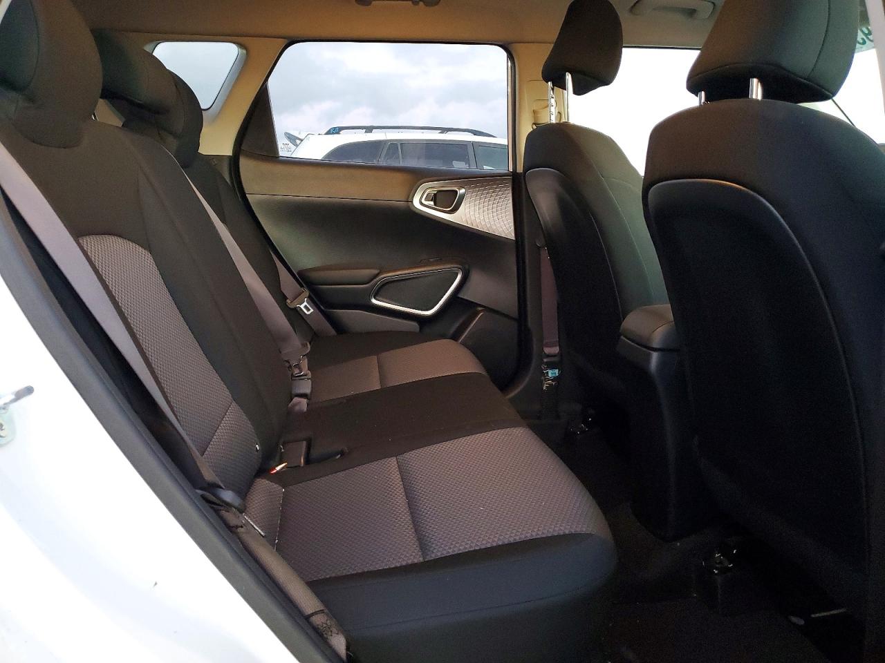 2025 KIA SOUL LX photo 10