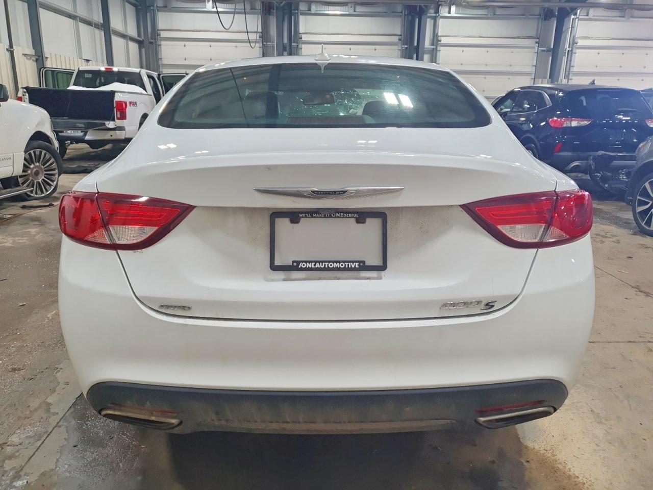 2015 CHRYSLER 200 S photo 6