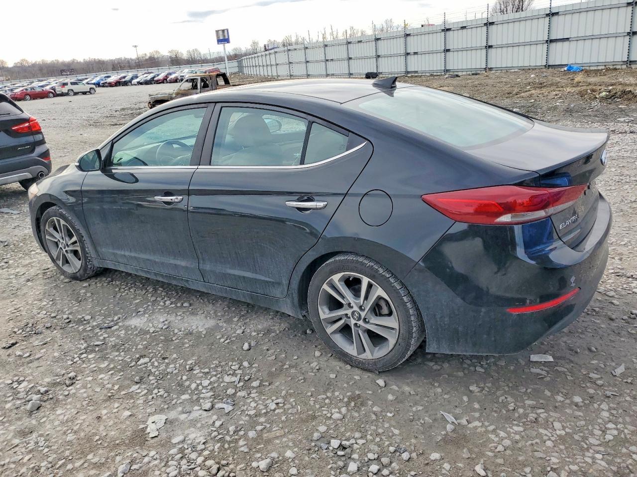 2017 HYUNDAI ELANTRA SE photo 2