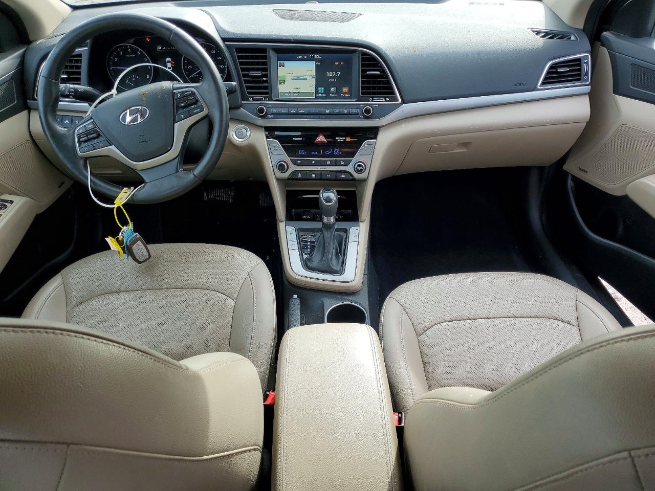 2017 HYUNDAI ELANTRA SE photo 8