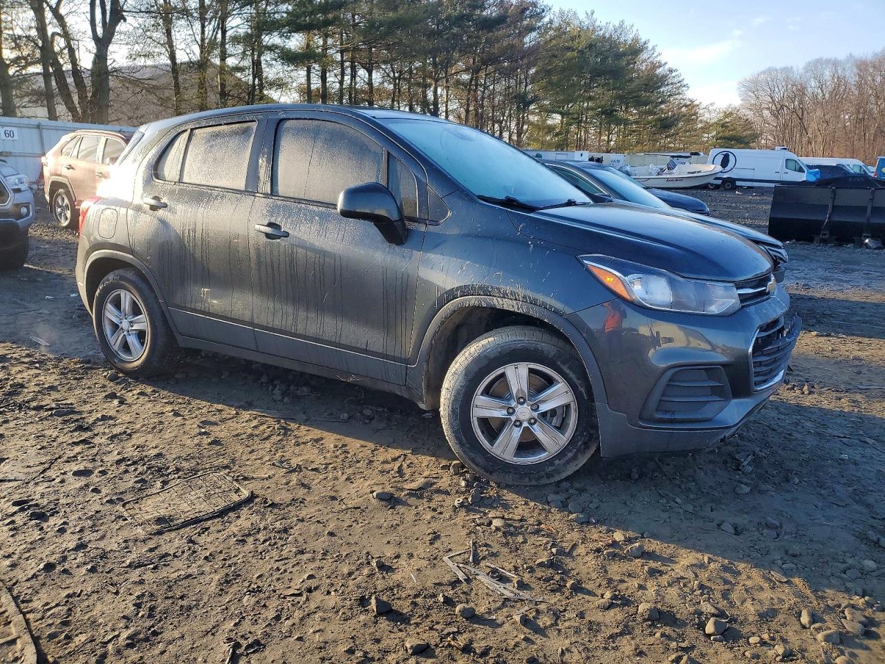 2019 CHEVROLET TRAX LS photo 4