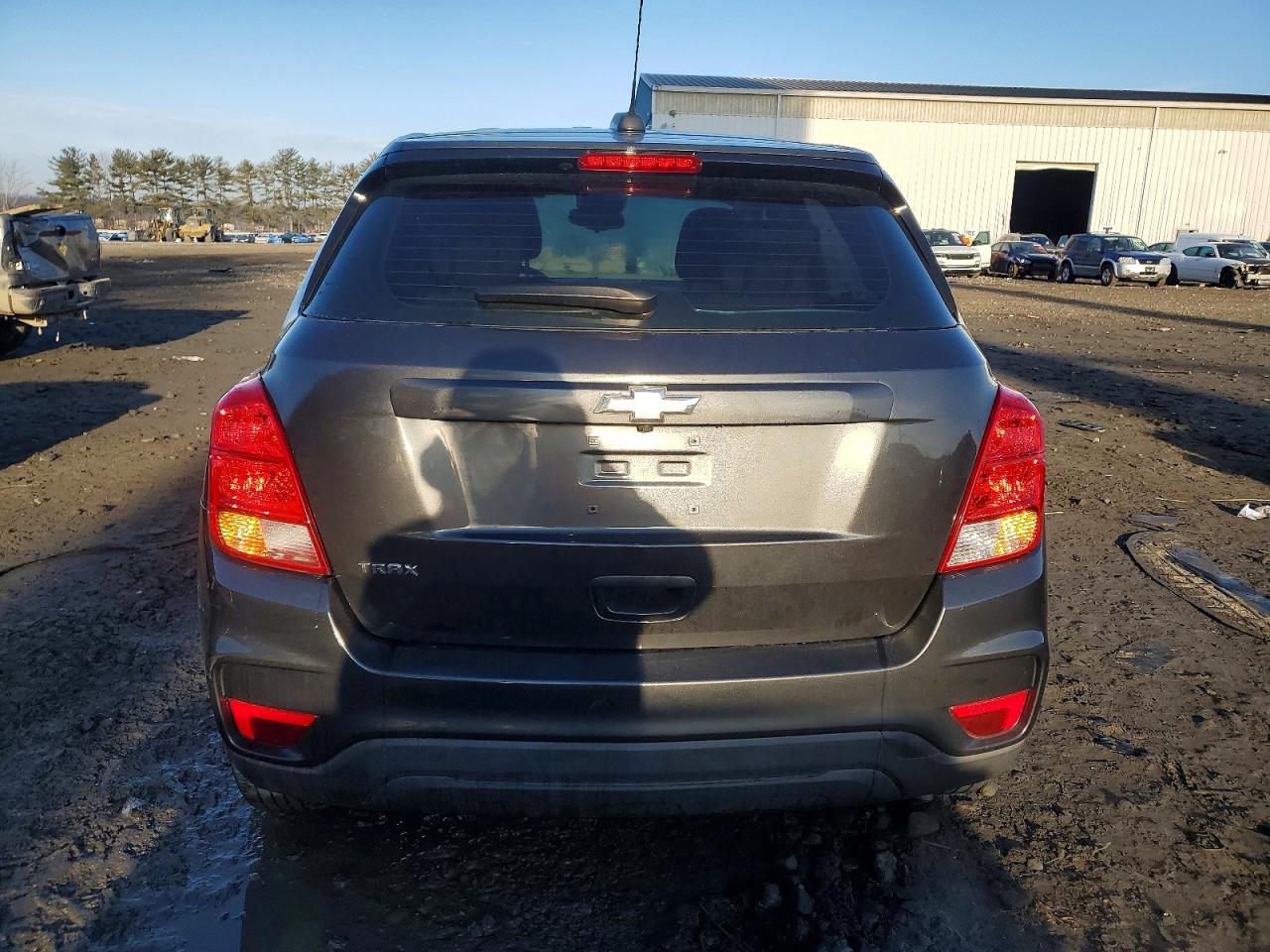 2019 CHEVROLET TRAX LS photo 6