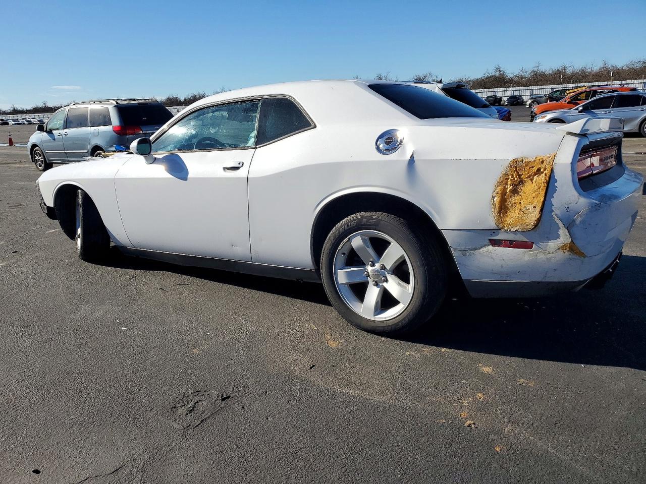 2012 DODGE CHALLENGER SXT photo 2