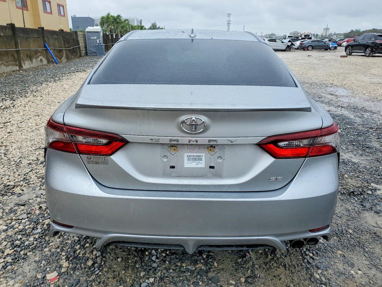 2021 TOYOTA CAMRY SE photo 6