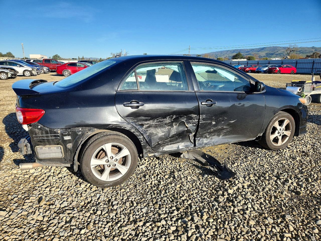 2011 TOYOTA COROLLA BASE photo 3