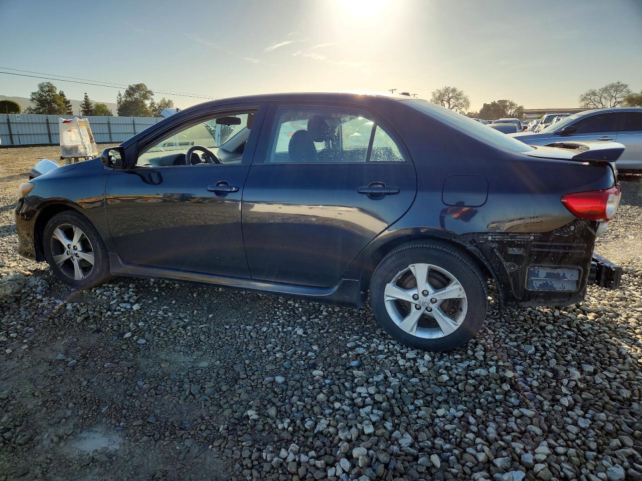 2011 TOYOTA COROLLA BASE photo 2