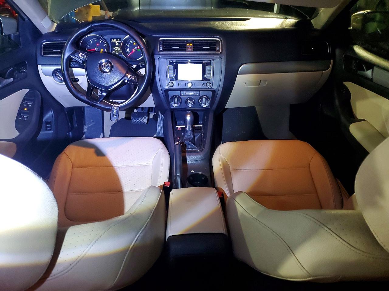 2015 VOLKSWAGEN JETTA SE photo 8
