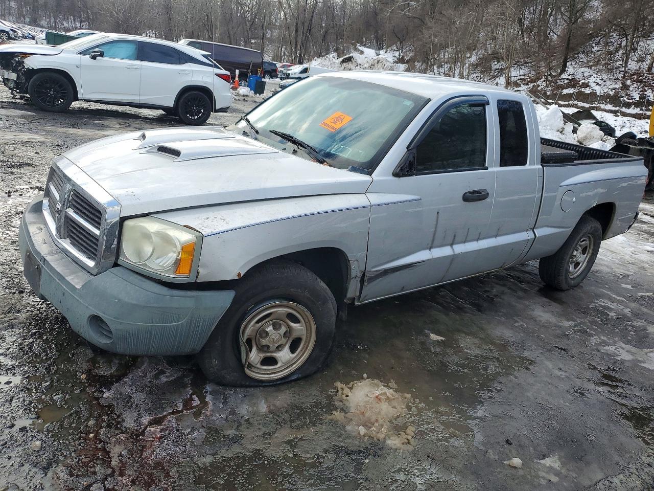 2005 DODGE DAKOTA