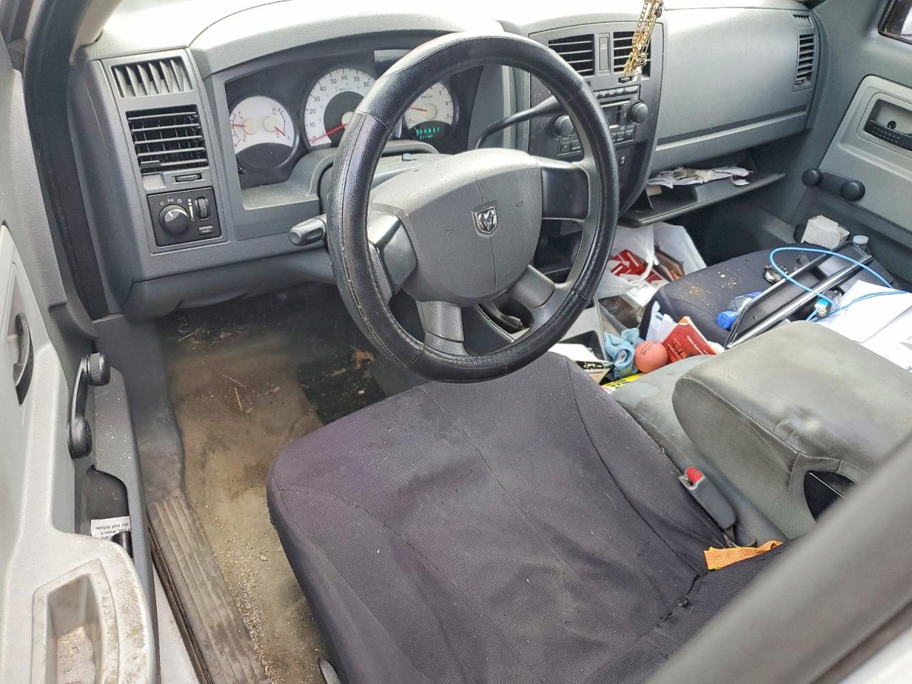 2005 DODGE DAKOTA ST photo 8