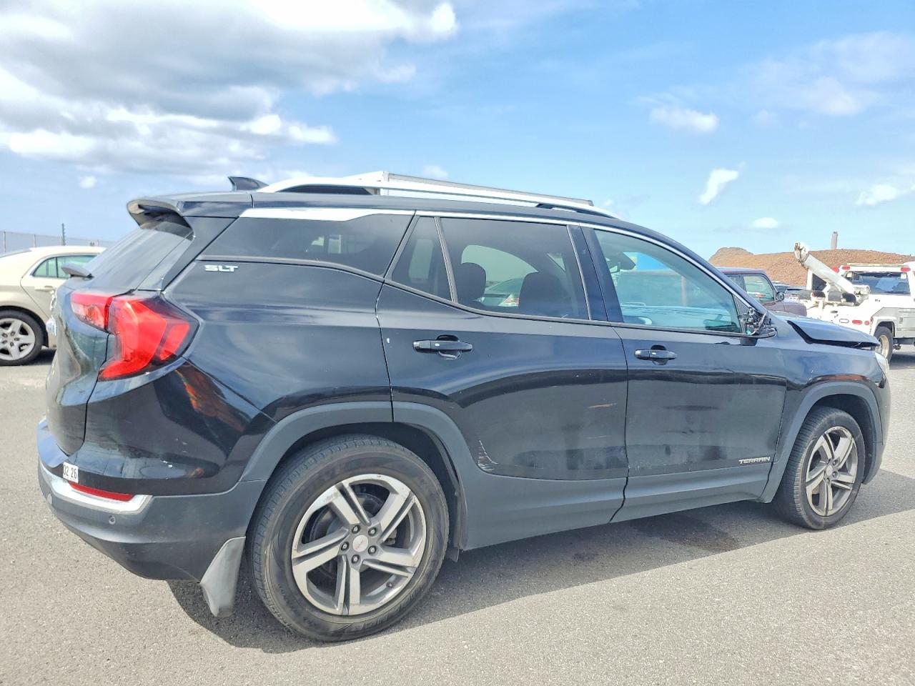 2019 GMC TERRAIN SLT photo 3