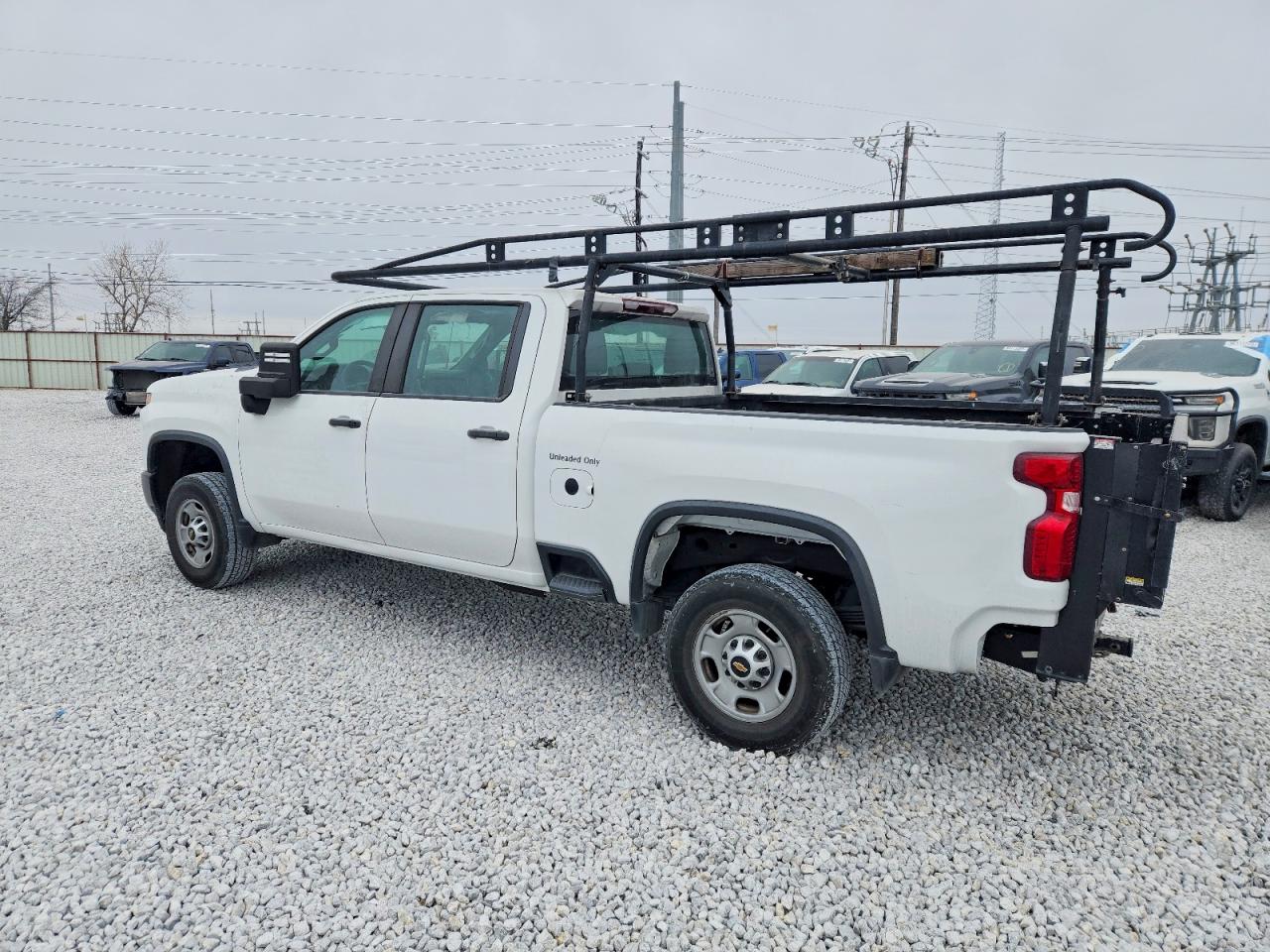 2023 CHEVROLET SILVERADO C2500 HEAVY DUTY photo 2