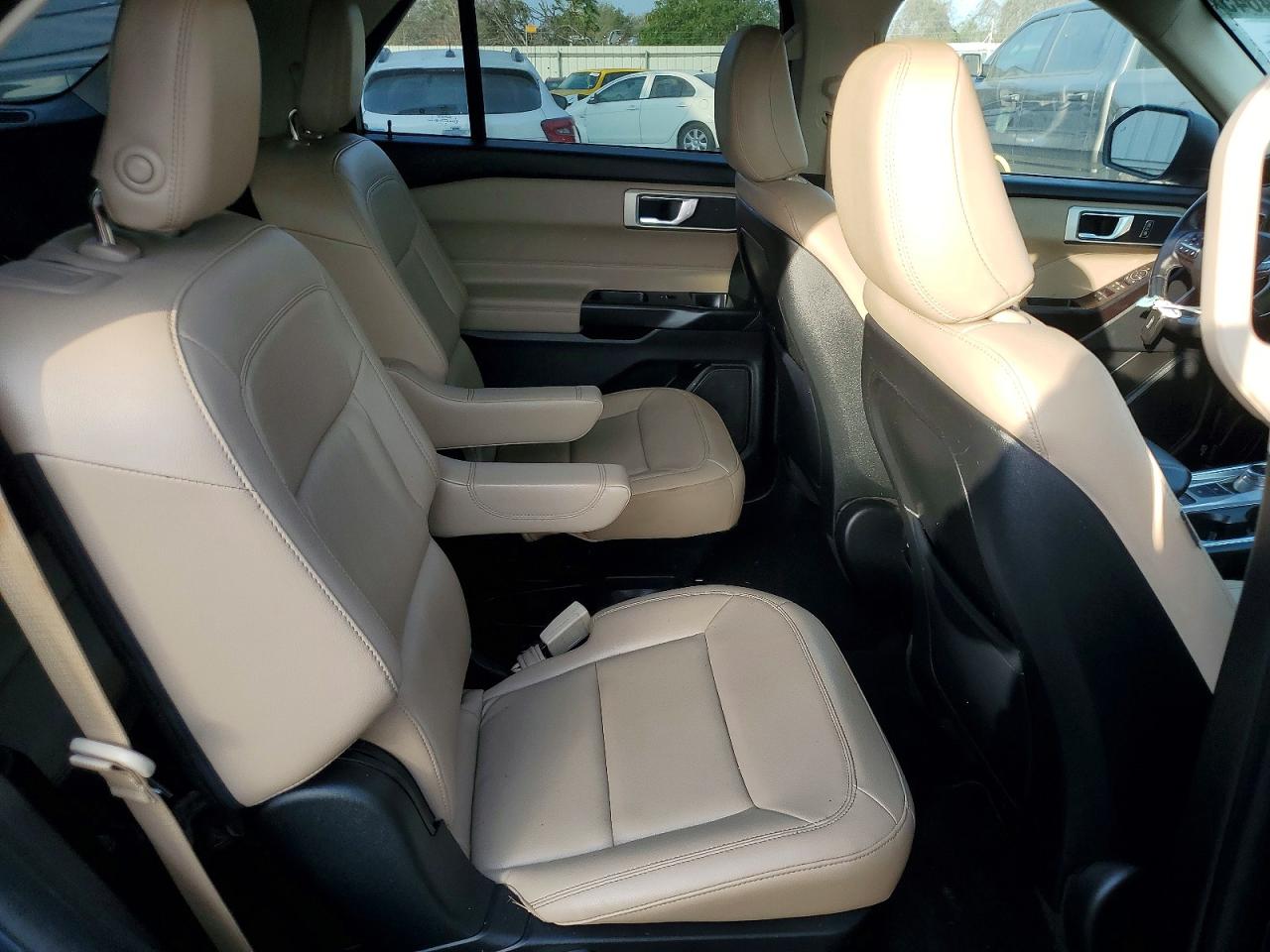 2020 FORD EXPLORER XLT photo 11