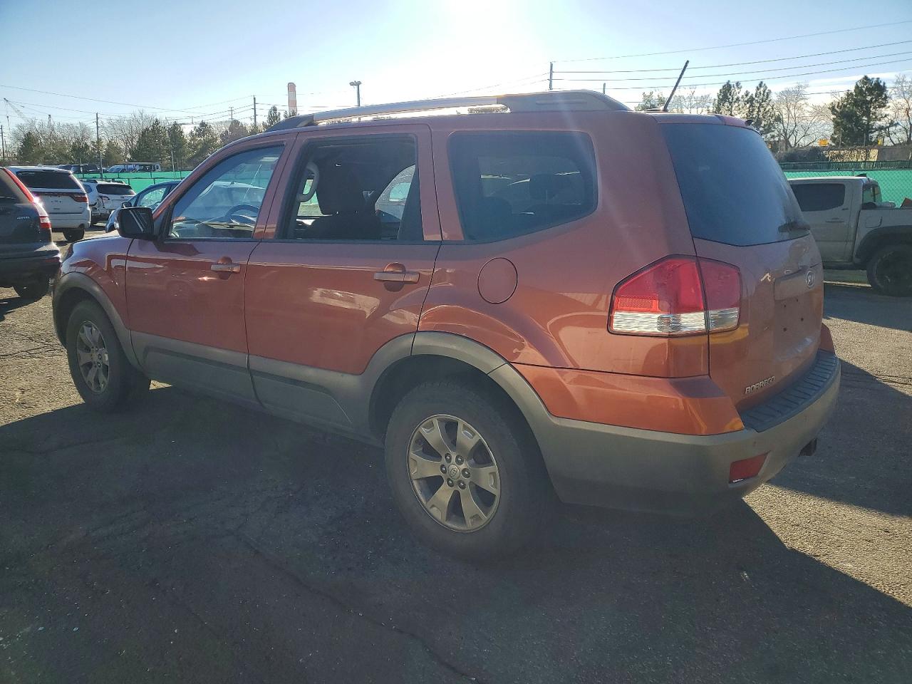 2009 KIA BORREGO LX photo 2