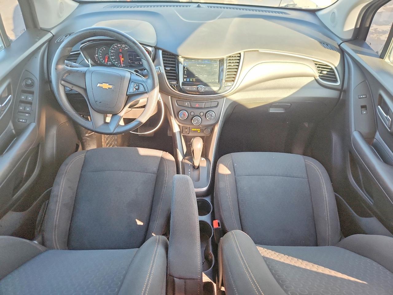 2018 CHEVROLET TRAX LS photo 8