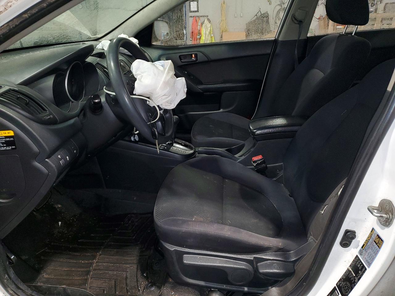 2010 KIA FORTE EX photo 13