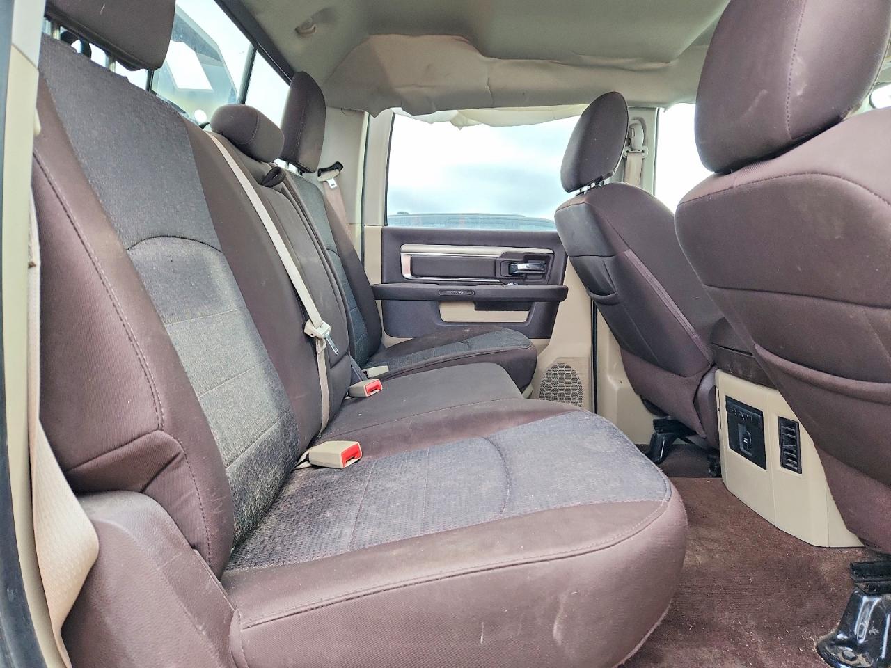 2014 RAM 1500 SLT photo 10