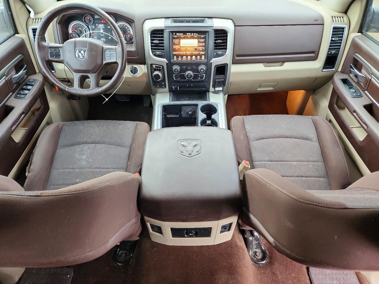 2014 RAM 1500 SLT photo 8