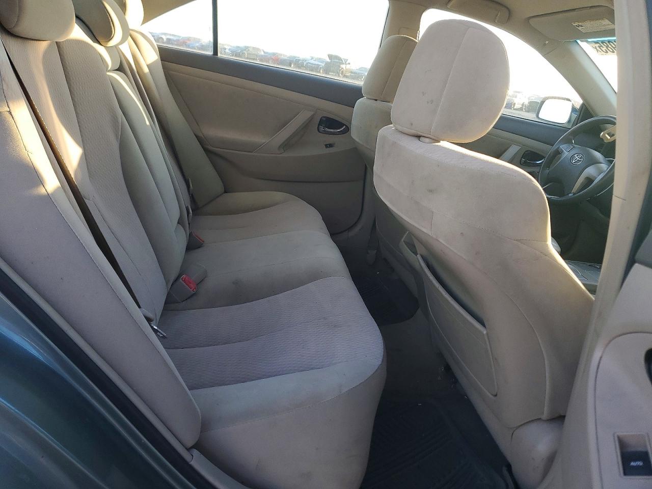2011 TOYOTA CAMRY BASE photo 10