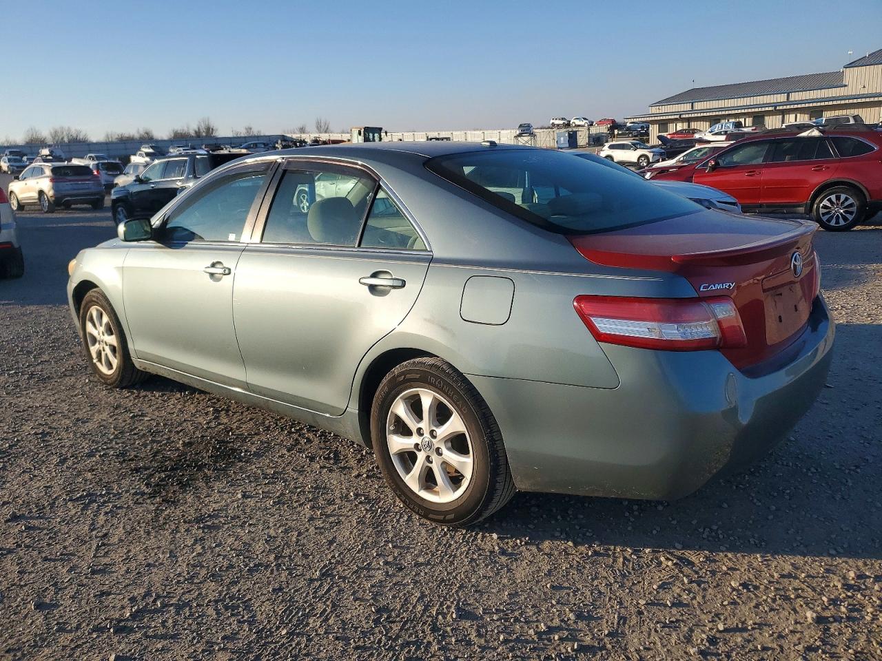 2011 TOYOTA CAMRY BASE photo 2