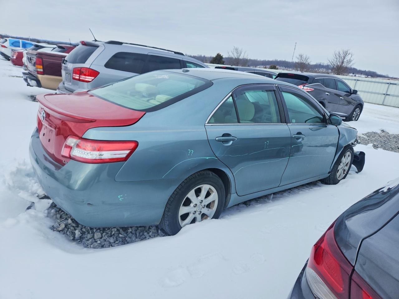2011 TOYOTA CAMRY BASE photo 3
