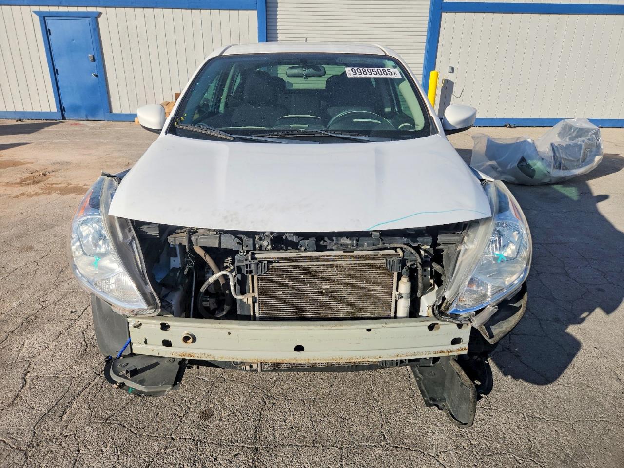 2019 NISSAN VERSA S photo 5
