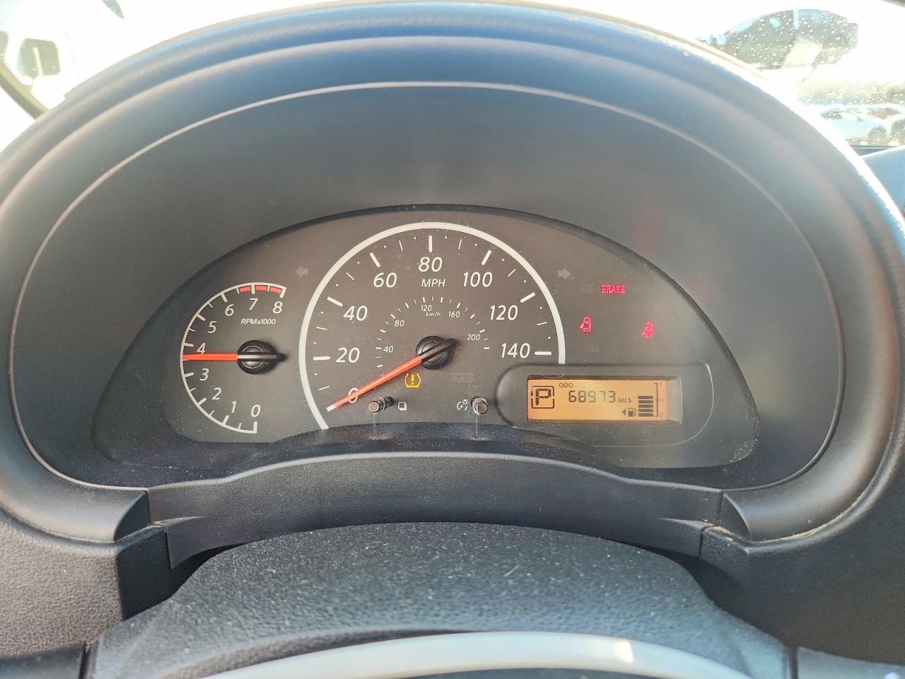 2019 NISSAN VERSA S photo 9