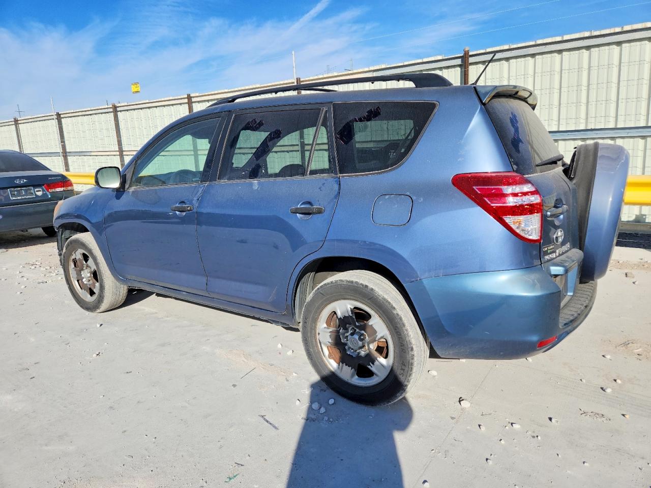 2010 TOYOTA RAV4 photo 2