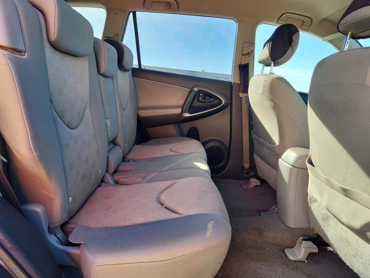2010 TOYOTA RAV4 photo 11