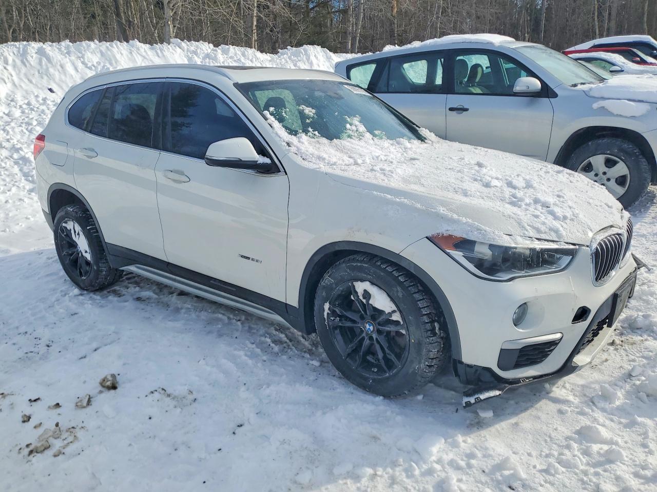 2016 BMW X1 XDRIVE28I photo 4